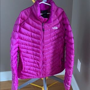 Women’s The North Face puffer jacket. Size M